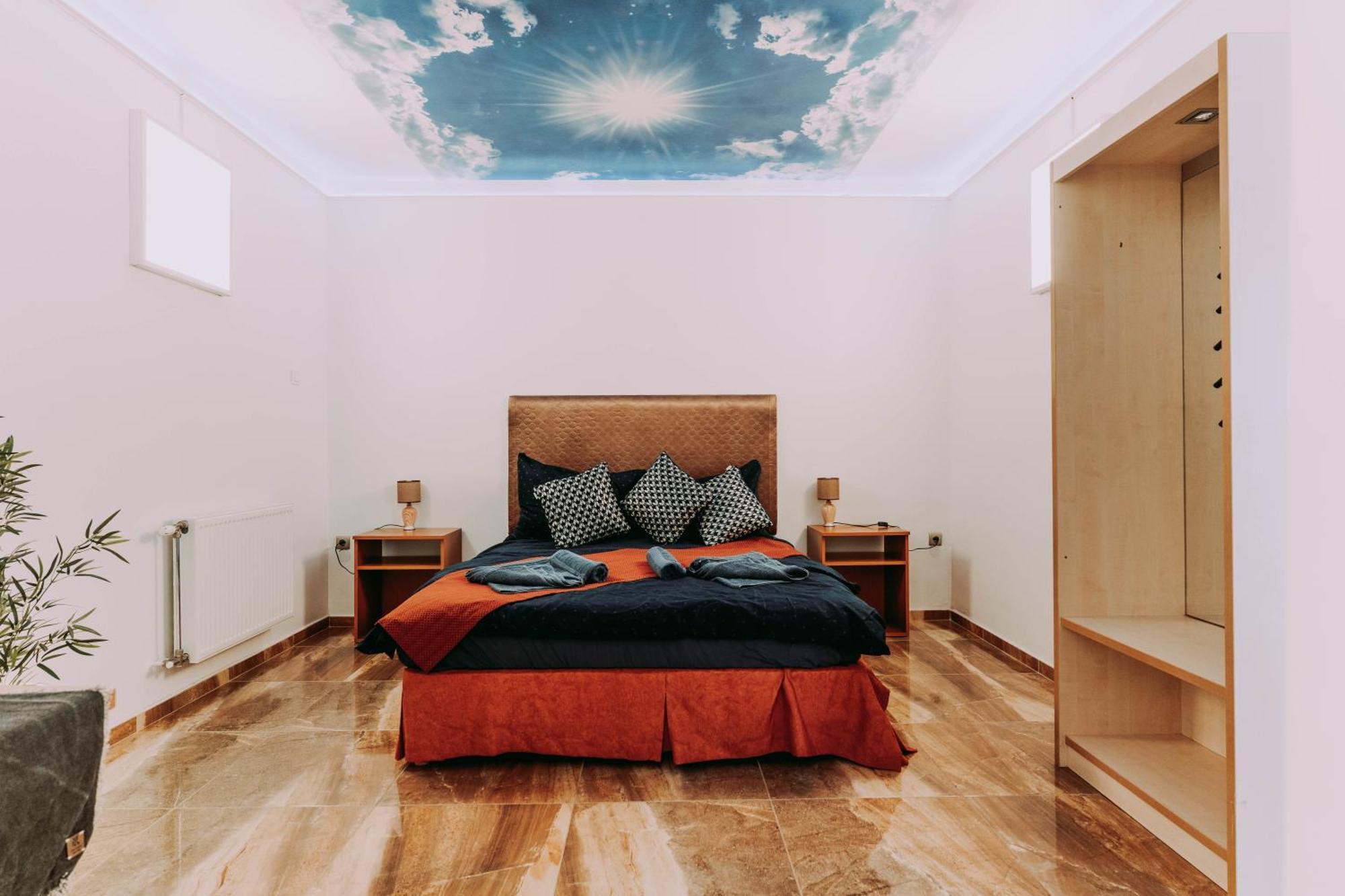 Apartment 8 -as *